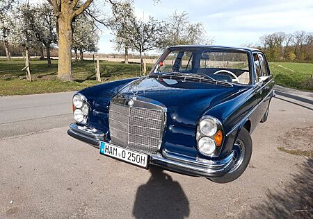 Mercedes-Benz 250 SE