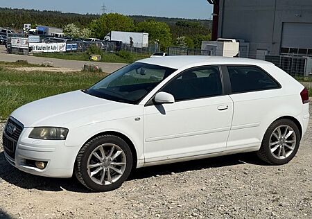 Audi A3 2.0 TDI quattro *VOLLEDER*BI-XENON*EURO.4*LM*