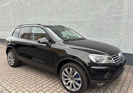 VW Touareg Volkswagen V6 TDI/Kamera/4Motion/AHK/Spur/ Bi-Xenon