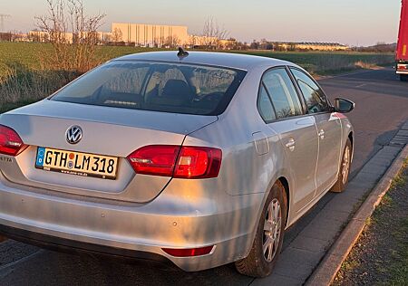 VW Jetta Volkswagen 1.6 TDI DSG Comfortline BlueMotion Tec...