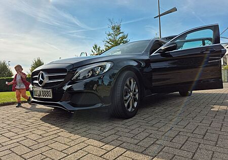 Mercedes-Benz C 220 d 4MATIC T Autom. -