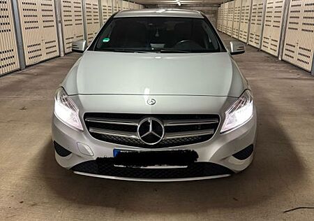Mercedes-Benz 200