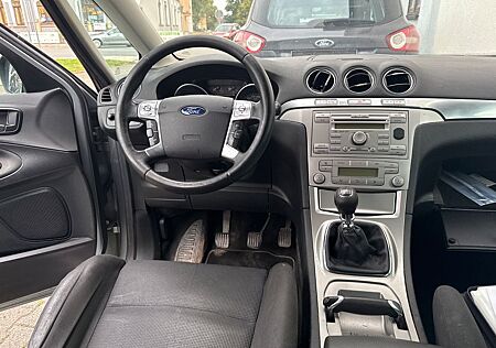 Ford S-Max 2,0 TDCi 103kW DPF Titanium Titanium