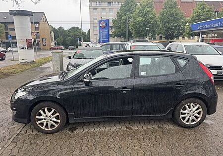 Hyundai i30 Style T-Leder PDC SHZ Alu-Allwetterreifen