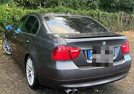 BMW 325i E90