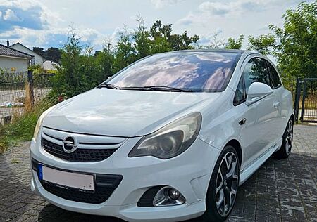 Opel Corsa 1.6 Turbo OPC