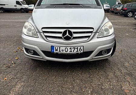Mercedes-Benz B 180 NGT BlueEFFICIENCY -