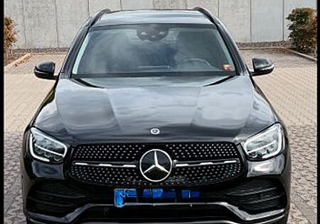 Mercedes-Benz GLC 220 d 4MATIC AMG Line, Pano, night ,Kamera