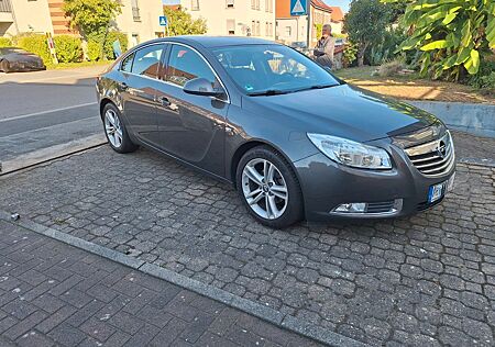 Opel Insignia 1.8 ECOTEC -Garagenwagen