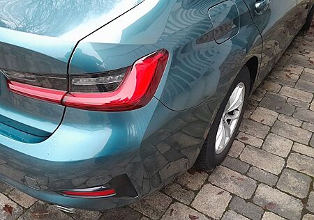 BMW 318d -G 20 Schaltwagen, elektrisches Schiebedach