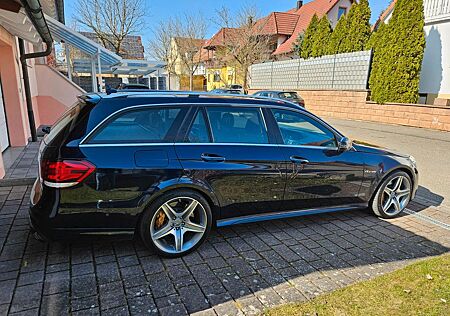 Mercedes-Benz E 63 AMG Mercedes E63s AMG 4Matic 750PS Motor Top Zustand