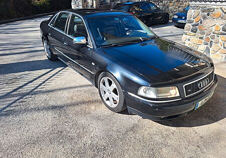 Audi S8 4.2 tiptronic quattro -