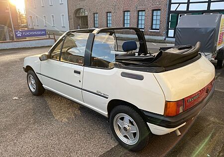 Peugeot 205 Cabrio Oldtimer Fahrzeug hat kein TÜV!