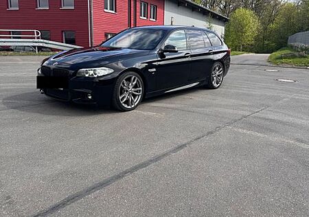 BMW 520d LCI Schwarz*20Zoll*Alcantara*Facelift