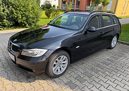 BMW 318i Touring -