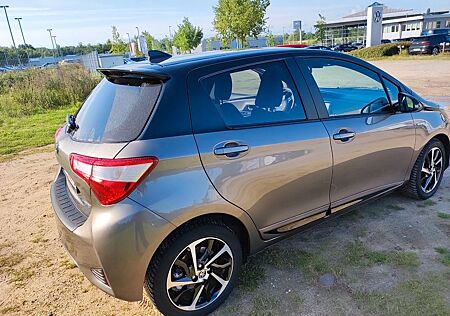Toyota Yaris 1.5-l-VVT-i Hybrid CVT Style Selection