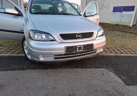 Opel Astra 1.2 16V Limousine TÜV&NEU Alu Klima