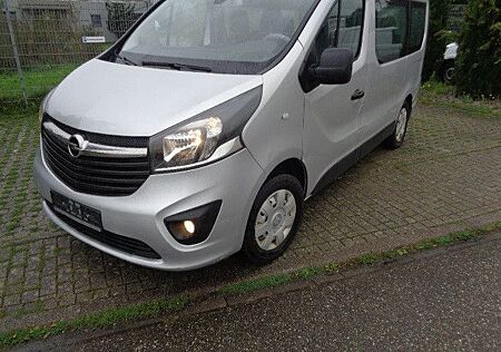 Opel Vivaro Euro6 Navi DVD 9 Sitze AHK PDC Tuv Au Neu