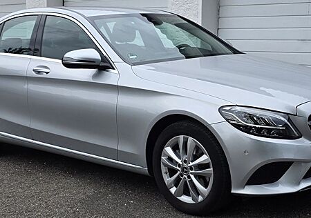 Mercedes-Benz C 180 AVANTGARDE LED NAVI RFK PTS SHZ