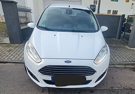 Ford Fiesta 1,5 TDCi / Scheckheft/ NEUER TÜV