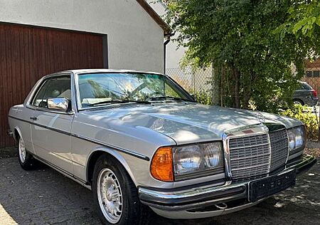 Mercedes-Benz 230 230CE Coupé w123 H