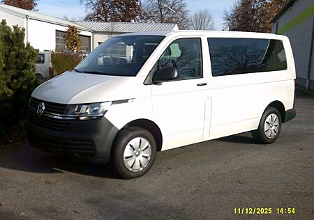 VW T6 Kombi Volkswagen T6.1 9-Sitzer-Stoff 1. Hand Navi / Klima