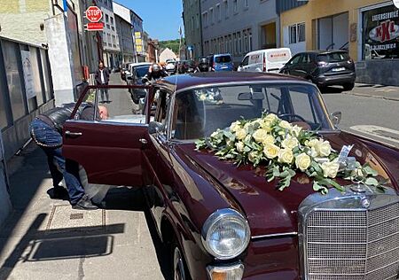 Mercedes-Benz 200