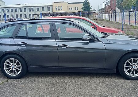 BMW 318d Touring -Navi /PDC/AHK