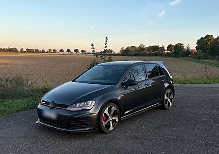 VW Golf Volkswagen 2.0 TSI BMT GTI Performance GTI Performance