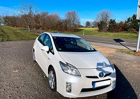 Toyota Prius 3 Benzin/Hybrid 1.8 sehr gut