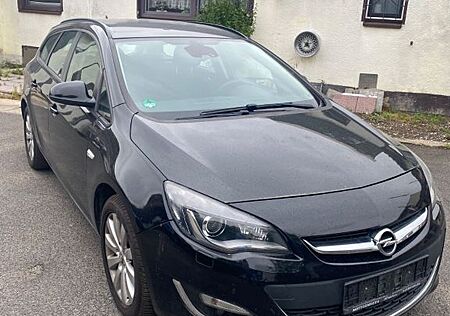 Opel Astra J Sports Tourer Innovation