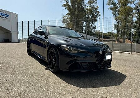 Alfa Romeo Giulia 2.9 V6 Bi-Turbo 375 kW AT8 Quadrifogl...