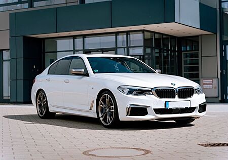 BMW M550i xDrive A -
