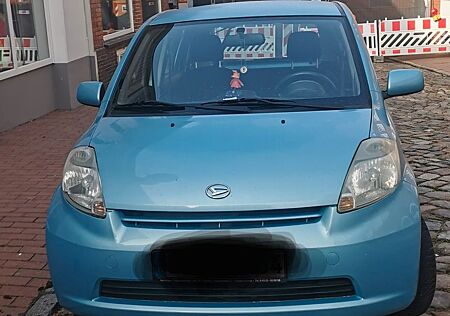 Daihatsu Sirion 1.0 -