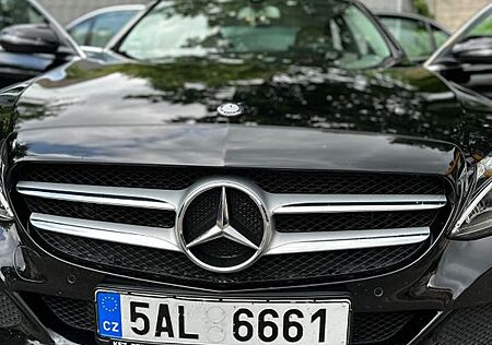 Mercedes-Benz C 220 d 4MATIC Autom. -