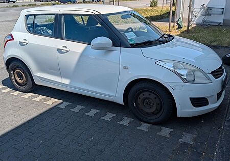 Suzuki Swift 1.2 Club Club / 1.Hand / 8-Fach Beteift