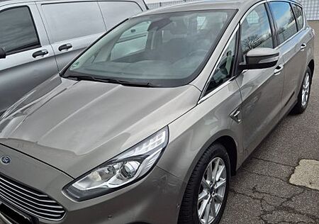 Ford S-Max 2,0 TDCi 110kW Titanium Titanium