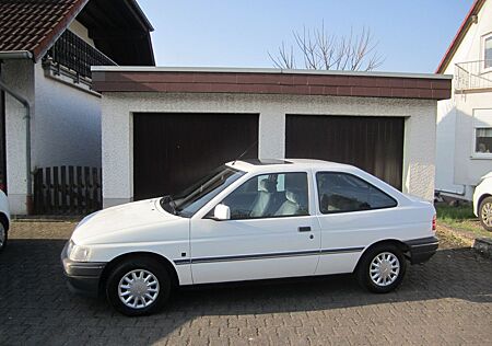 Ford Escort 1.3i Flair I.Hand/TüV/GSD/H-Abnahme!!!