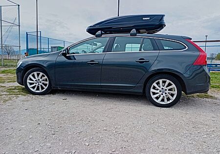 Volvo V60 Perfekt gepflegter Momentum D2