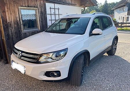 VW Tiguan Volkswagen 2.0 TDI DSG 4MOTION Track & Style Tra...