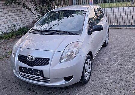 Toyota Yaris 1,4-l-D-4D Sol