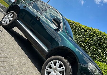 VW Touareg Volkswagen 3.0 V6 TDI Tiptronic Standard
