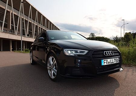 Audi A3 35 TFSI S tronic Sportback*Digitale Display*
