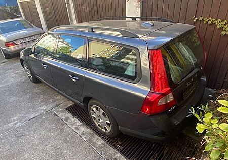 Volvo V70 KOMBI 2,0 D*1a-ZUSTAND*8xREIFEN NEU*TÜV NEU*