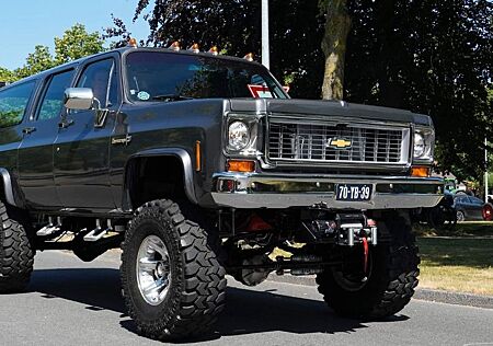 Chevrolet Suburban K20 4X4