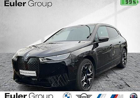 BMW iX xDrive 40 HUD Luftfederung Niveau AHK-klappba