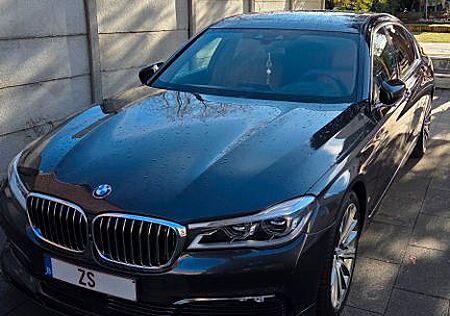 BMW 730 G12 730LdX | Individual Pure Excellence