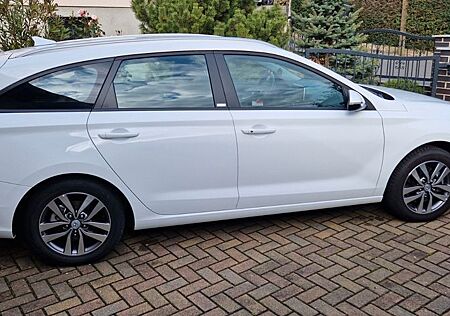 Hyundai i30 1.4 YES! YES!