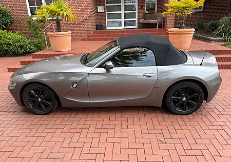 BMW Z4 Roadster 2.2i SHZ Klima Navi PDC