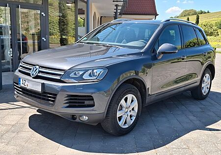 VW Touareg Volkswagen 3.0 V6 TDI Tiptronic BMT Grau Metallic
